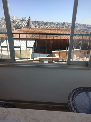 Camera familiare, vista città | Biancheria da letto ipoallergenica, con stile personalizzato