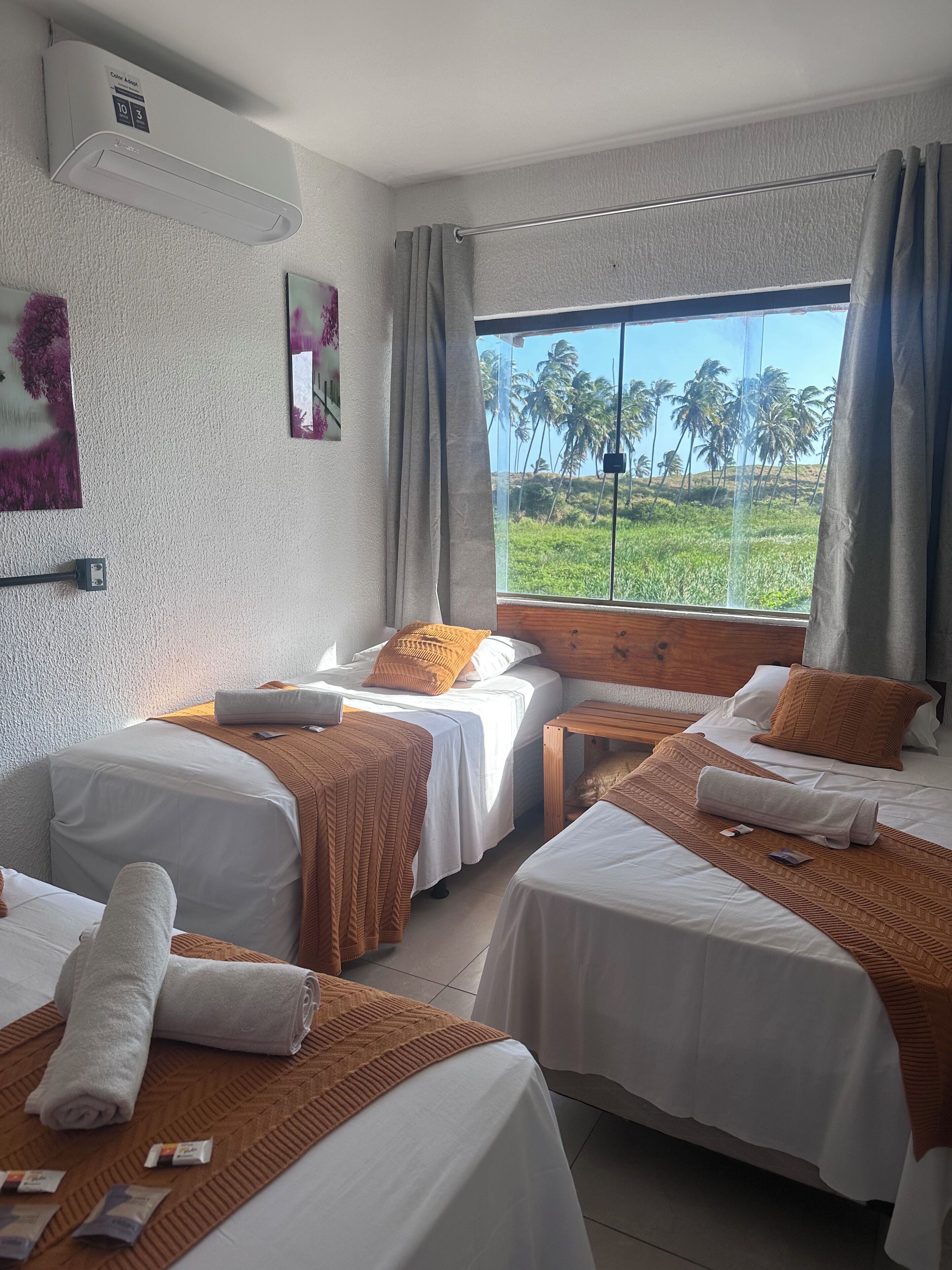 Neljän hengen comfort-huone | Pimennysverhot, ilmainen Wi-Fi, vuodevaatteet