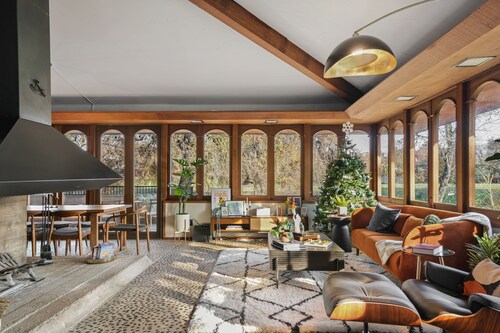 House in the Clouds : As seen on Netflix