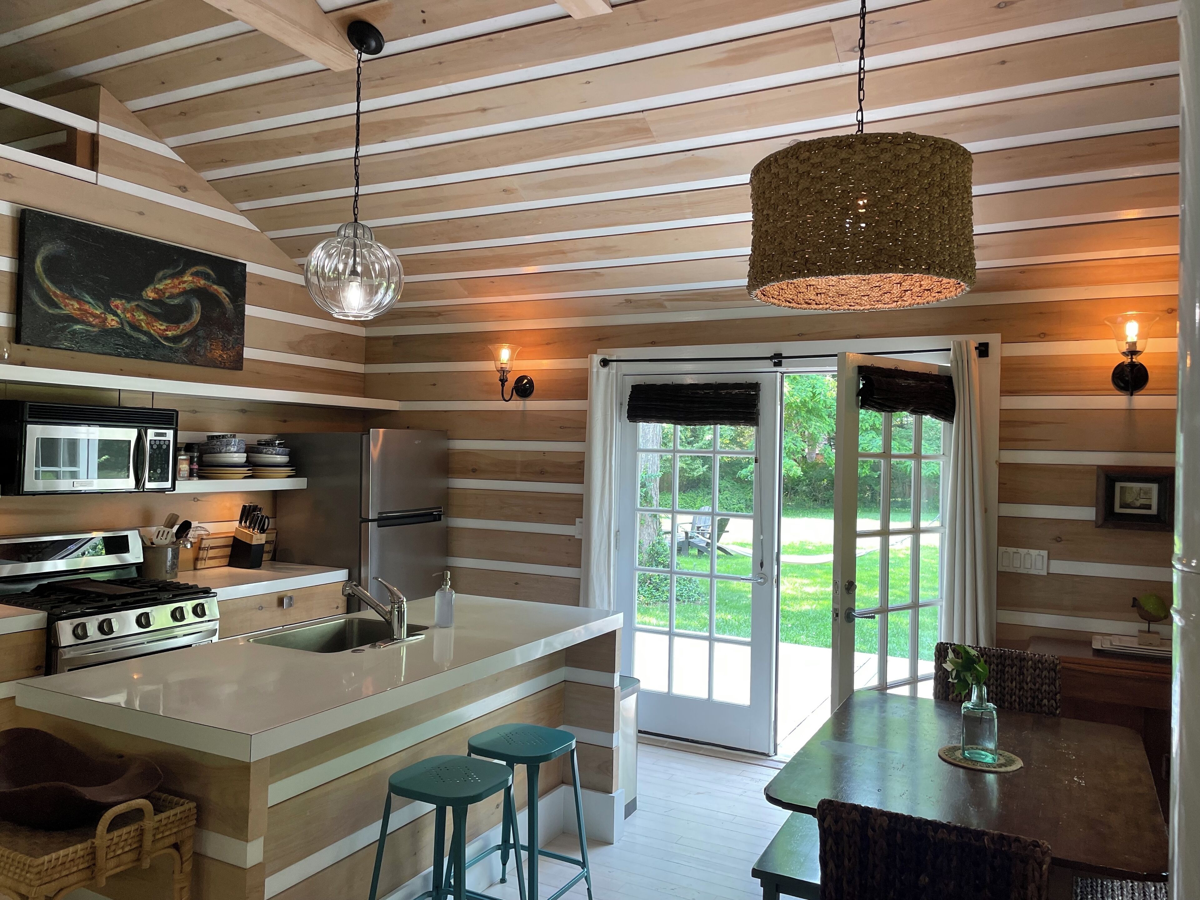 Open kitchen, fully stocked