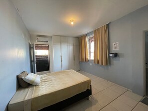 Suite Casal | Blackout drapes, free WiFi, bed sheets - Salve Maloca Hostel (Fortaleza)