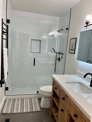 Shower, hair dryer, towels, soap - Deer Valley Condo w/ Private Hot Tub (Park City)