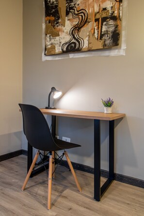 Camera Superior | Area soggiorno | TV 32 pollici con canali via cavo