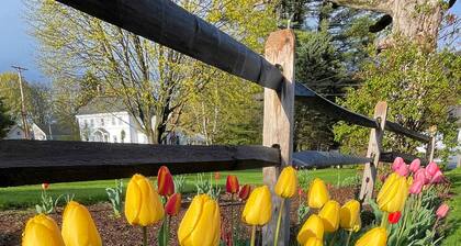 Getaway Near Mass MoCA, Great Hiking, Scenic Views