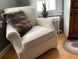 TV - Getaway Near Mass MoCA, Great Hiking, Scenic Views (Stamford)