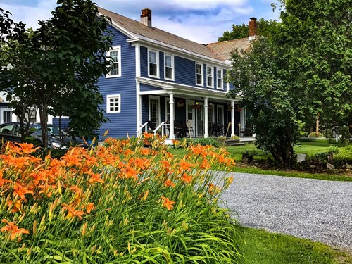 Getaway Near Mass MoCA, Great Hiking, Scenic Views