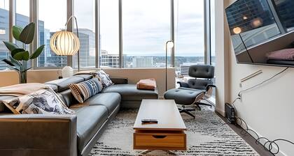 2BR Penthouse | Gym, Pool | Bellevue | Sophari A