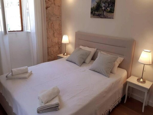 2 bedrooms, WiFi, bed sheets