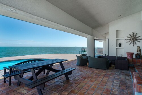 Casa De Playa ~ Paradise Located in Key Allegro!