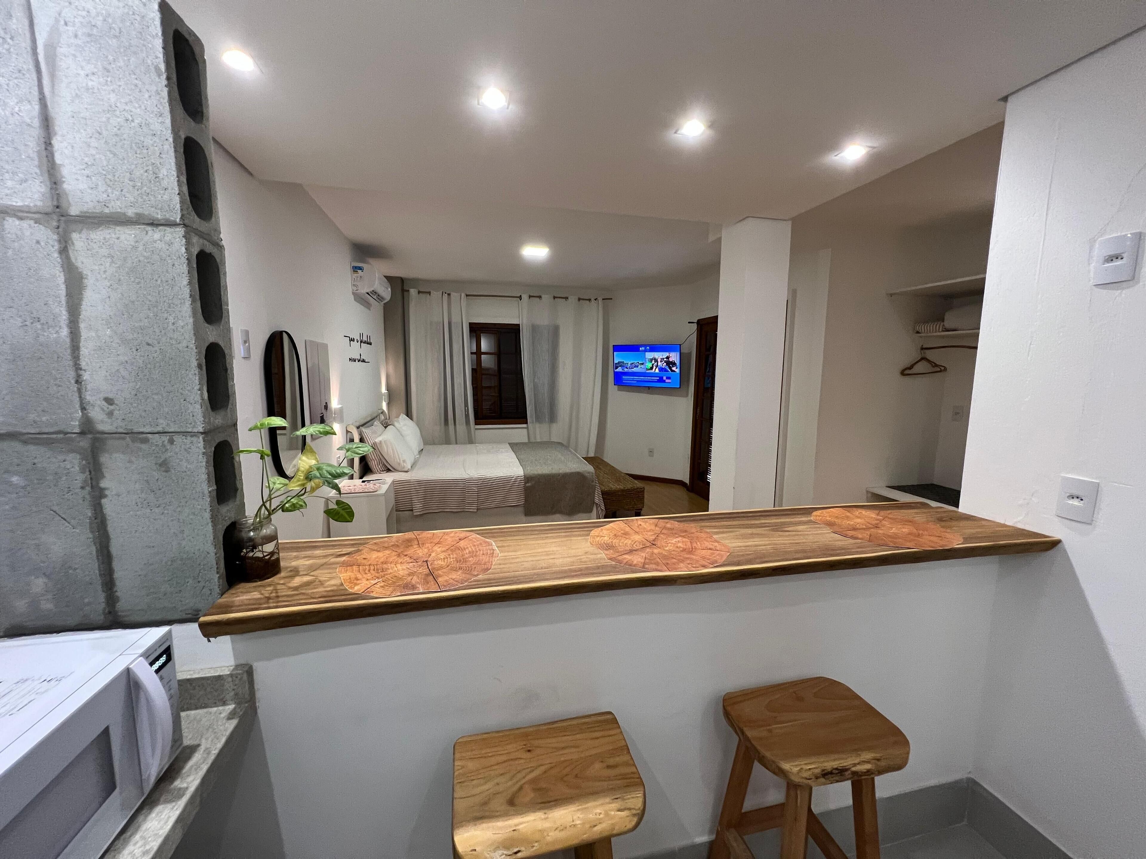 Studio | Private kitchen | Microwave, blender, cookware/dishes/utensils, dining tables