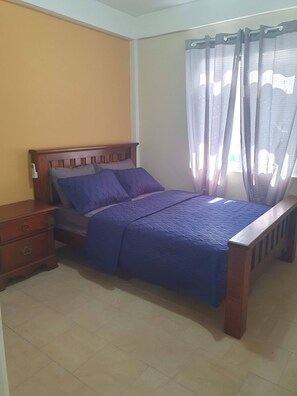2 bedrooms, iron/ironing board, free WiFi, bed sheets