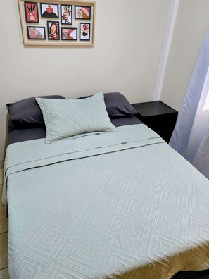 2 chambres, fer et planche à repasser, accès au Wi-Fi (inclus)