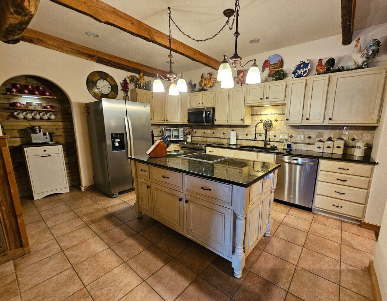 冰箱、微波炉、烤箱、炉灶