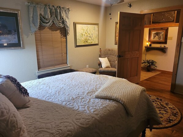 3 Schlafzimmer, Schreibtisch, Bügeleisen/Bügelbrett, kostenloses WLAN