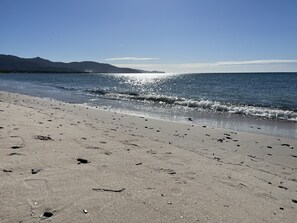 Am Strand, Liegestühle, Strandtücher