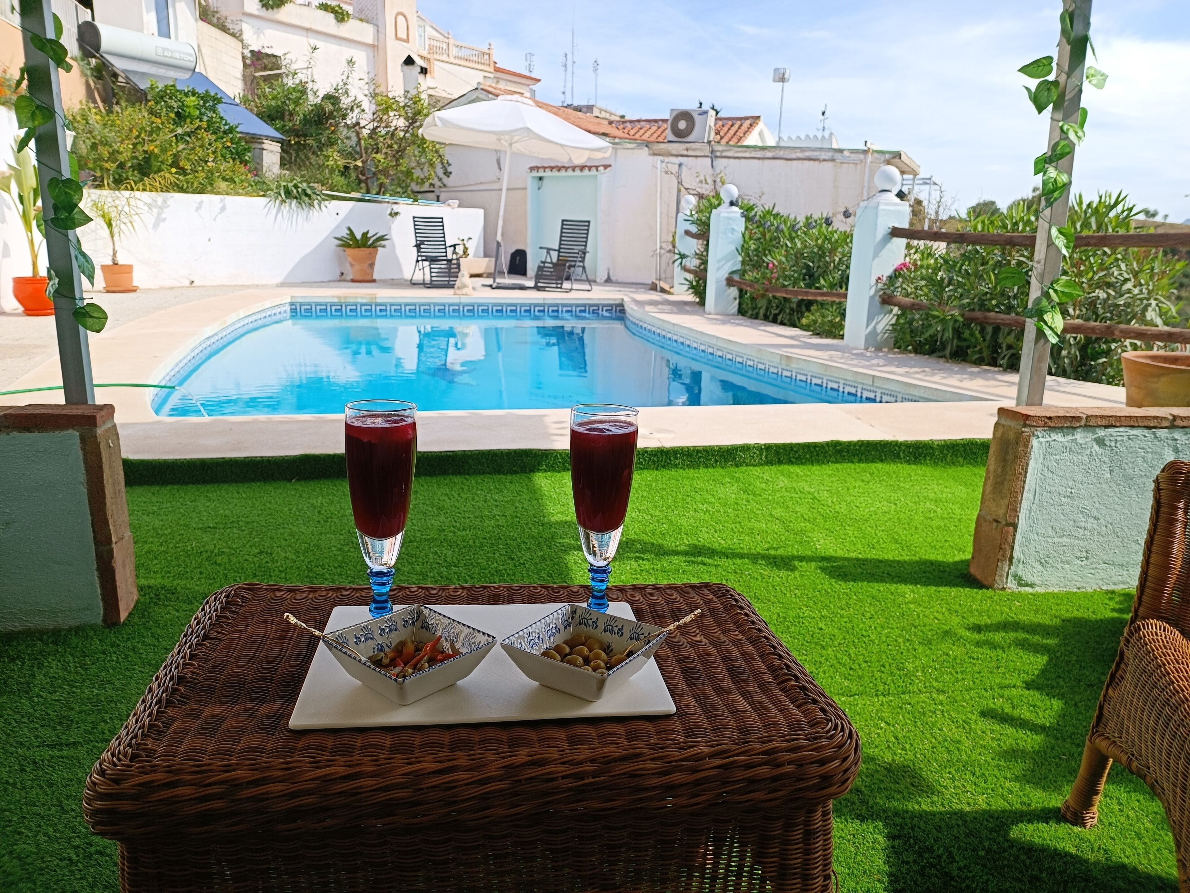 حمّام سباحة خارجي