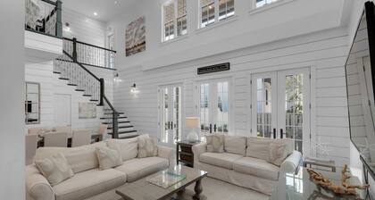 PRIVATE BEACH ACCESS-Private Pool-4 Bikes-Private Parking 4 Bedrooms Sleeps 10