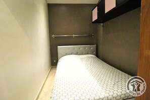 1 bedroom, iron/ironing board, travel crib, free WiFi
