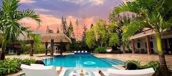 Luxury 7BR Miami Stay w/ Pool, Spa + Pickleball