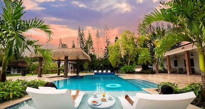 Luxury 7BR Miami Stay w/ Pool, Spa + Pickleball