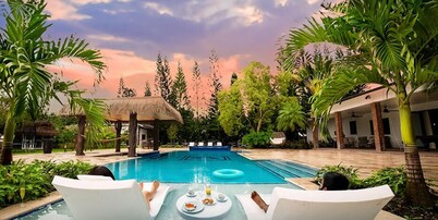 Luxury 7BR Miami Stay w/ Pool, Spa + Pickleball