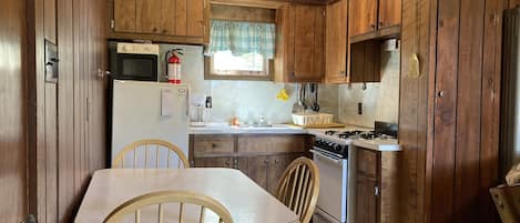 Traditional Cabin | Private kitchen