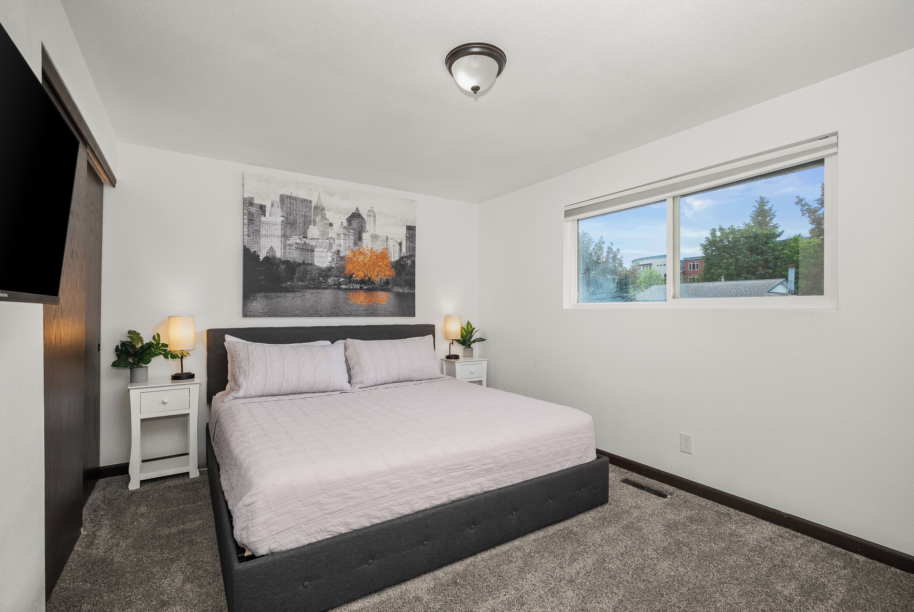 4 bedrooms, desk, free WiFi, bed sheets