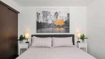 4 bedrooms, desk, free WiFi, bed sheets