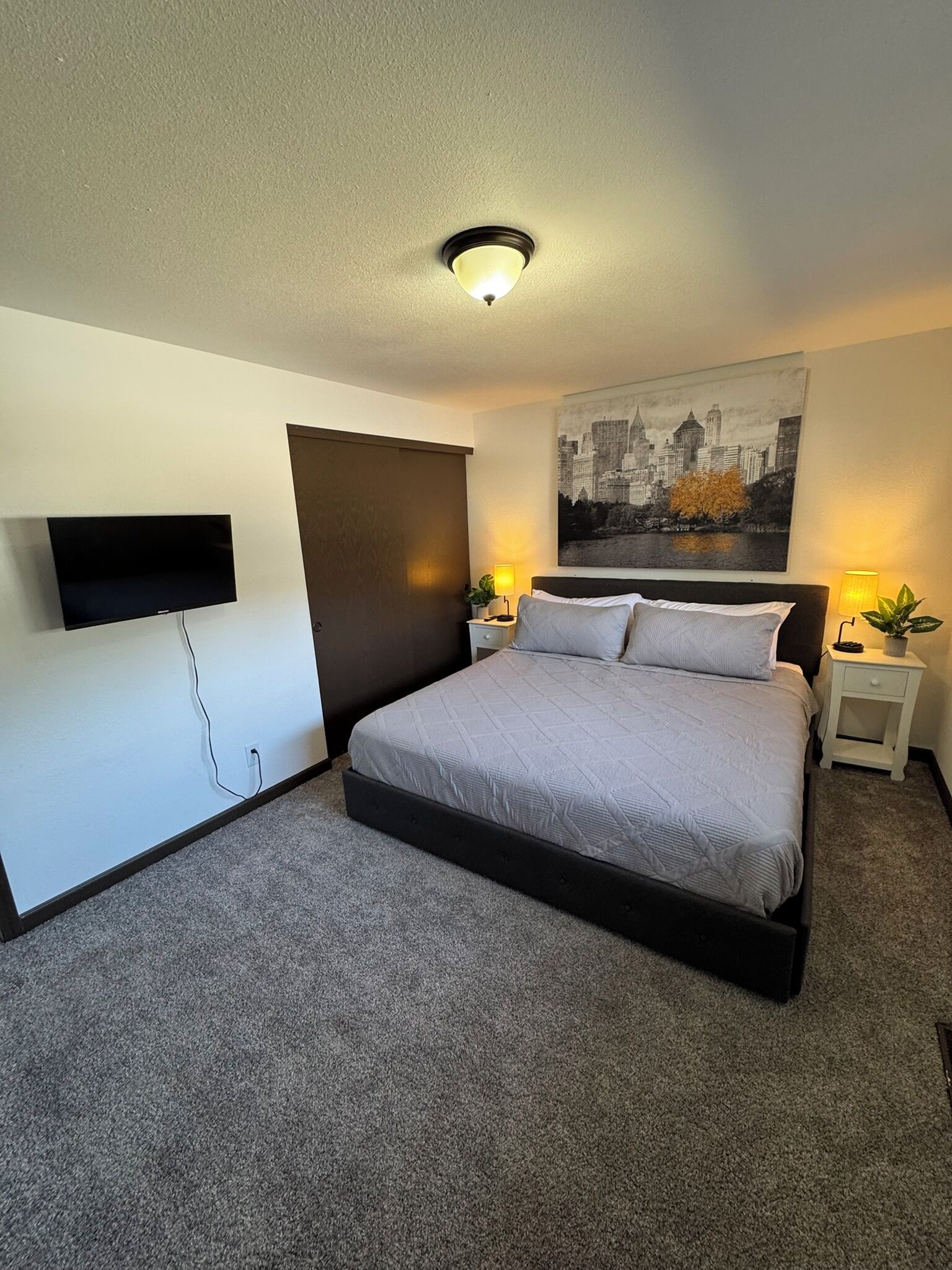 4 bedrooms, desk, free WiFi, bed sheets