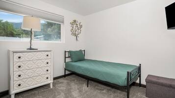 4 chambres, bureau, Wi-Fi gratuit, draps fournis