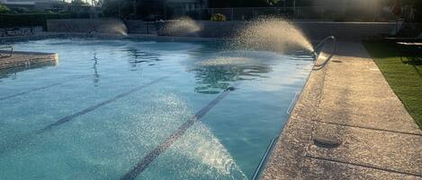 Piscina externa, piscina aquecida