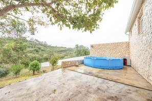 Outdoor spa tub - Bucelas Countryside Escape (Bucelas)