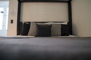 1 室のベッドルーム、WiFi