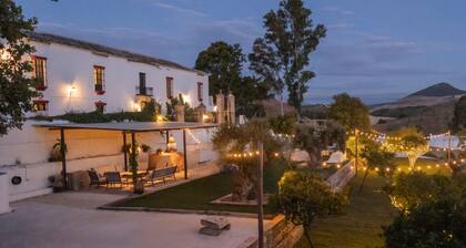 Hacienda de Olivar built in 1802, ideal to disconnect.