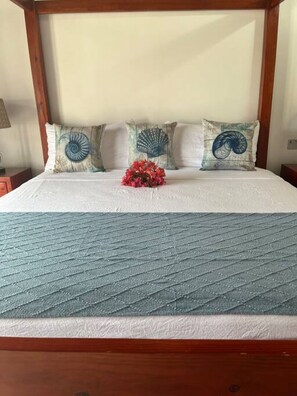 3 slaapkamers, een bureau, een strijkplank/strijkijzer, wifi