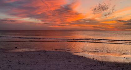 Endless Summer- On Pine Ave, steps to beach & pier w/ water view & dock