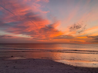 Endless Summer-  On Pine Ave, steps to beach & pier w/ water view & dock