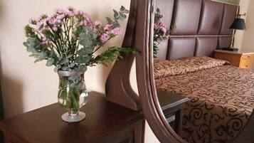 Suite 1 | 1 habitación, decoración personalizada y muebles diferentes