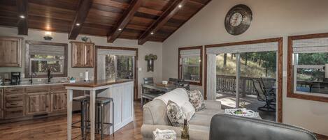 Studio (2 Bedrooms) | Property amenity