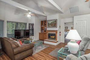 Studio (3 Bedrooms) | Property amenity