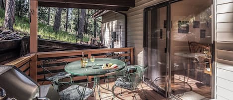 Studio (3 Bedrooms) | Property amenity