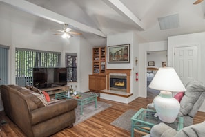 Studio (3 Bedrooms) | Property amenity - Season 4 Art by Ruidoso Vacation Rentals (Ruidoso)