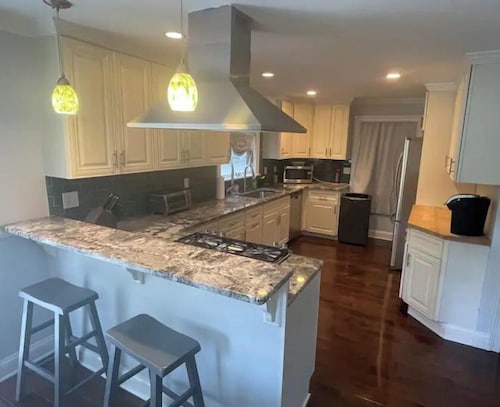 Cheerful 4 bedroom home with all the updates