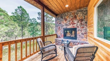 Studio (4 Bedrooms) | Property amenity