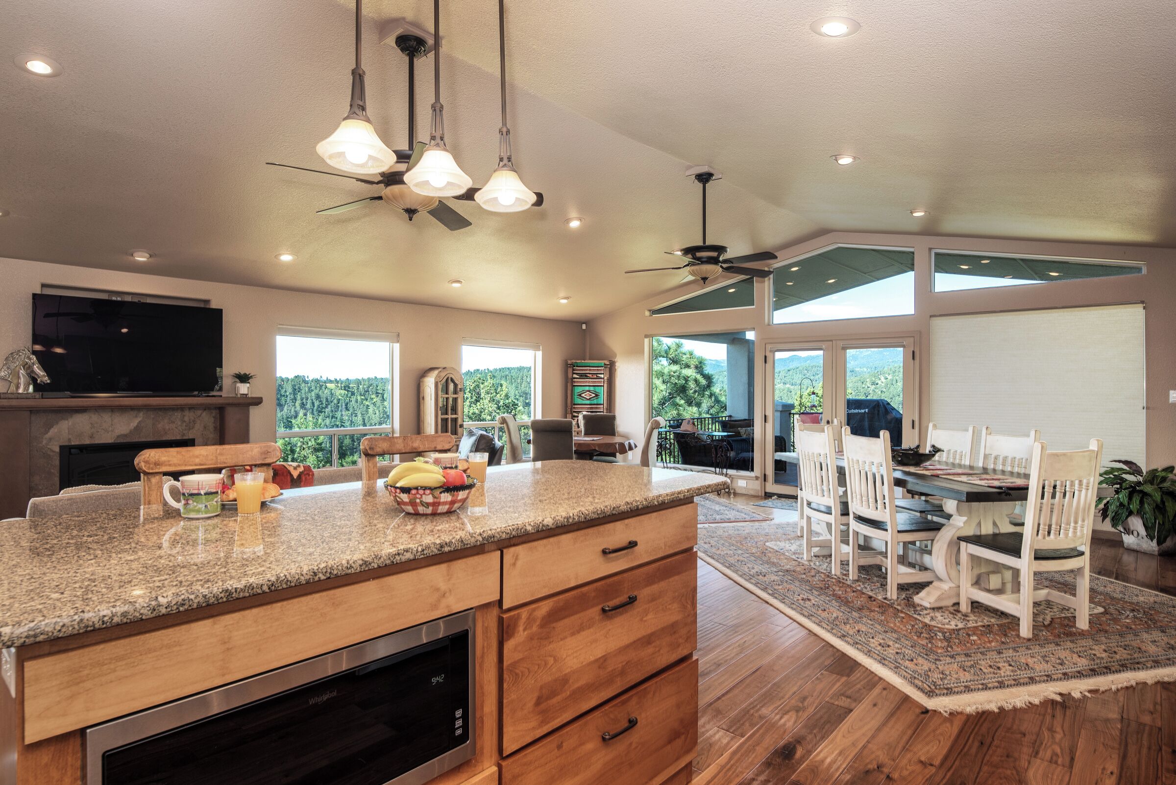 House (3 Bedrooms) | Property amenity