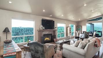 House (3 Bedrooms) | Property amenity