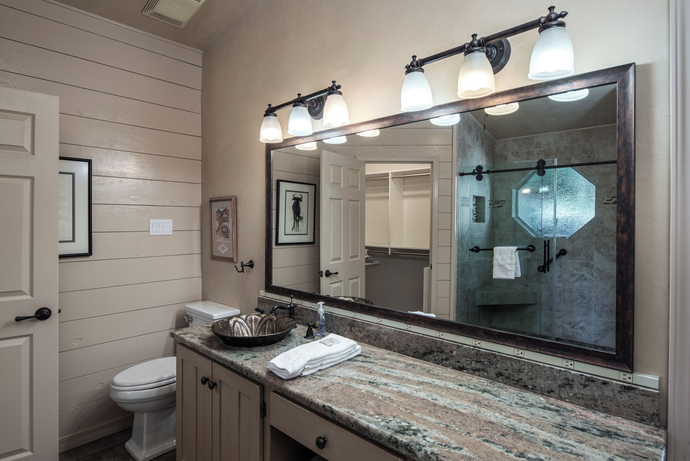 House (3 Bedrooms) | Property amenity