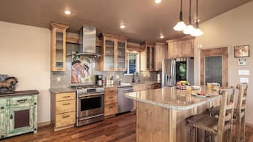 Casa (3 Bedrooms) | Servicio de la propiedad