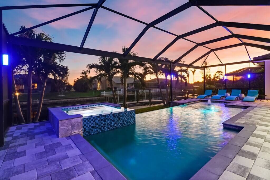 无边泳池，恒温泳池