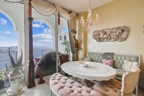 Appart'hôtel, plusieurs lits, balcon, vue plage (Diamond Beach 7PH-3 - Italian Villa) | Salle de bain | Serviettes fournies